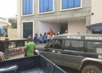 Police Seals Off Access Bank Branches In Abuja