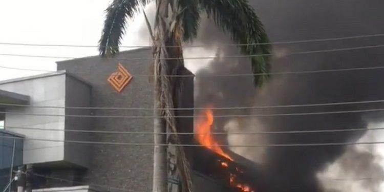Access Bank Building In Lagos On Fire