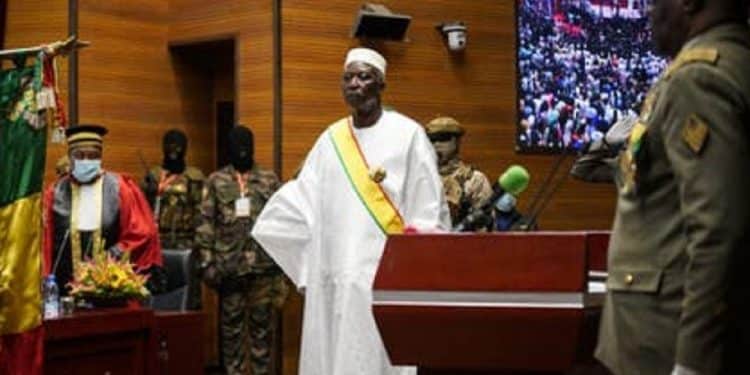 Mali transition president Ndaw sworn in