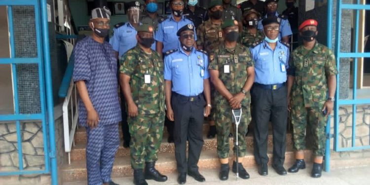 Nigerian Army with Oyo Police officers