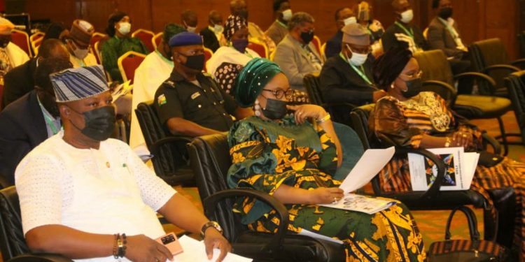 Lagos Govt Gives Tourism Practitioners Money