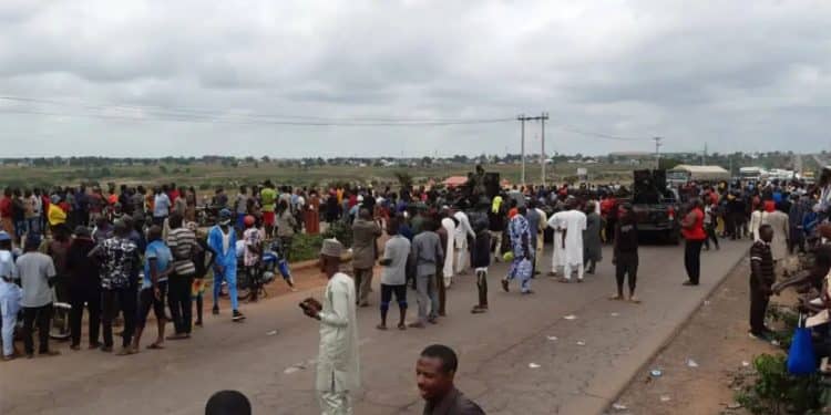 Travellers trapped in Abuja by Protesting Villagers