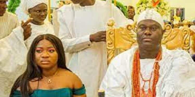 Ooni Ife with Daughter