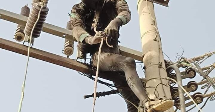 Unidentified man electrocuted while stealing transformer cables in Kano