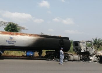 Lagos-Ibadan Expressway As Tanker, Bus Collide, Catch Fire