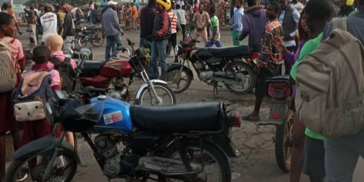 Protest in Ibadan over fuel Naira scarcity