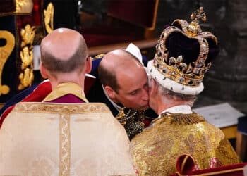 Emotional Charles Receives Kiss From Son During Coronation