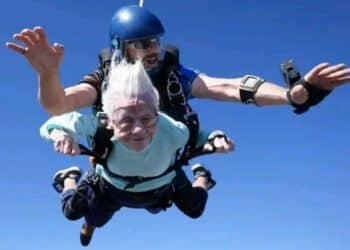 104-Year-Old skydiver Woman Dies Days After Going Skydiving
