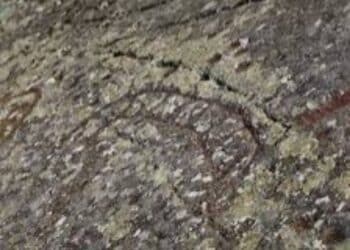 4,000-year-old rock with mysterious markings