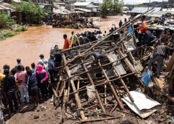 flash floods sweep through half of Kenya
